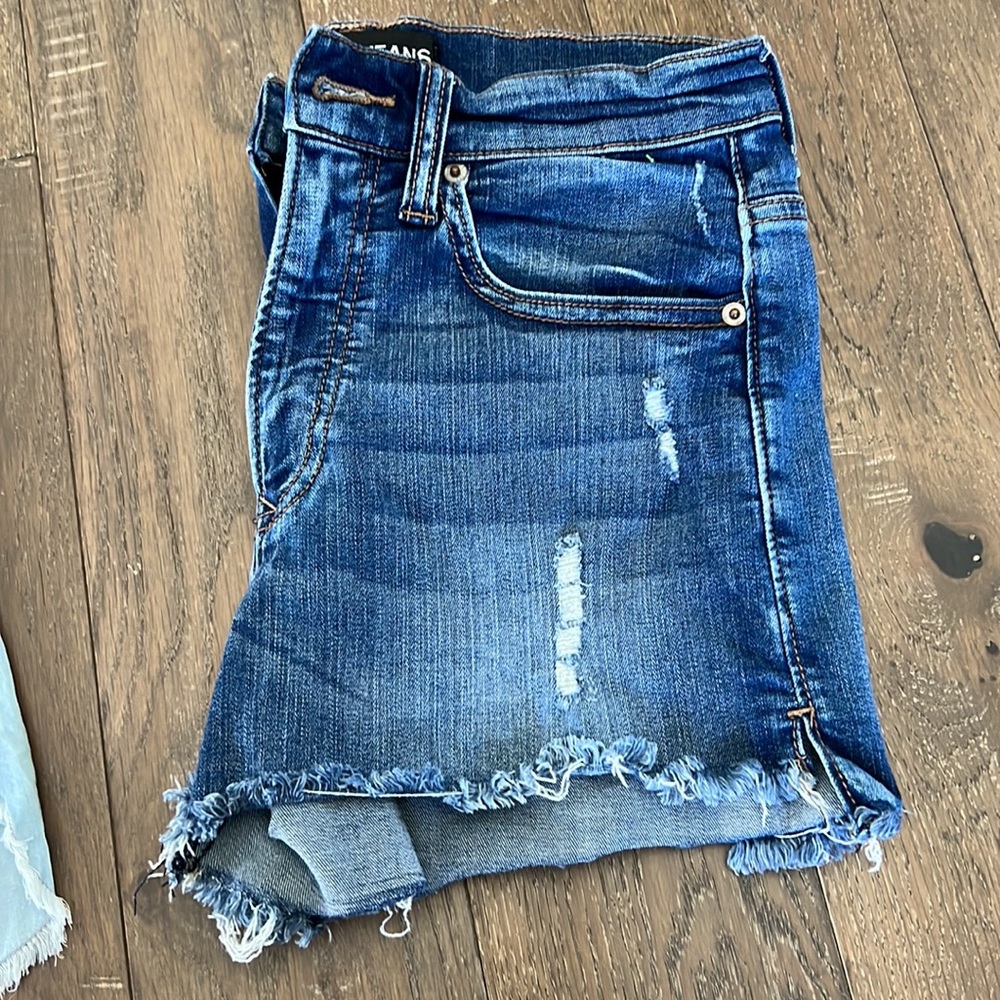 2 Express Shorts - Picture 10 of 16